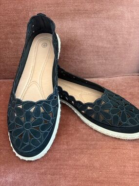 Women's Black Floral Cutout Slip-On Espadrille Flats